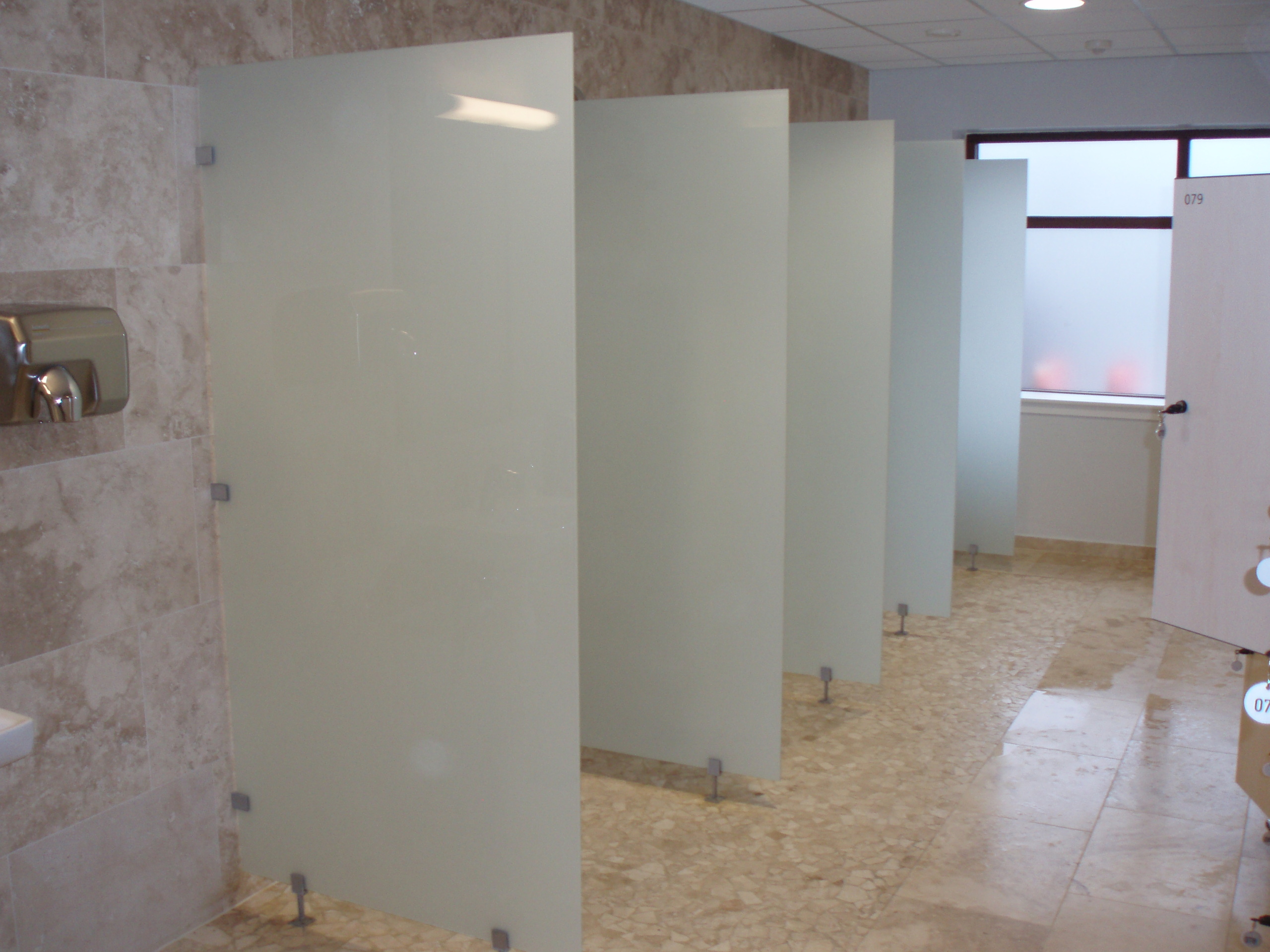 brusevægge brusedøre konkurrence dygtige priser glas