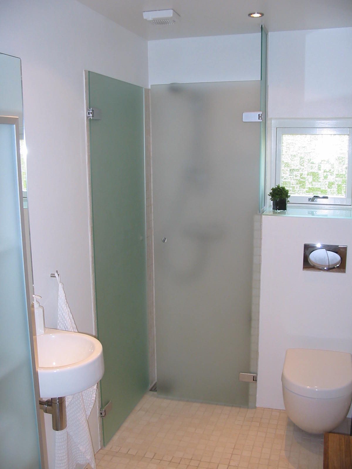 brusevægge brusedøre konkurrence dygtige priser glas