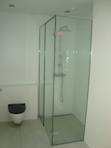 brusevægge brusedøre konkurrence dygtige priser glas