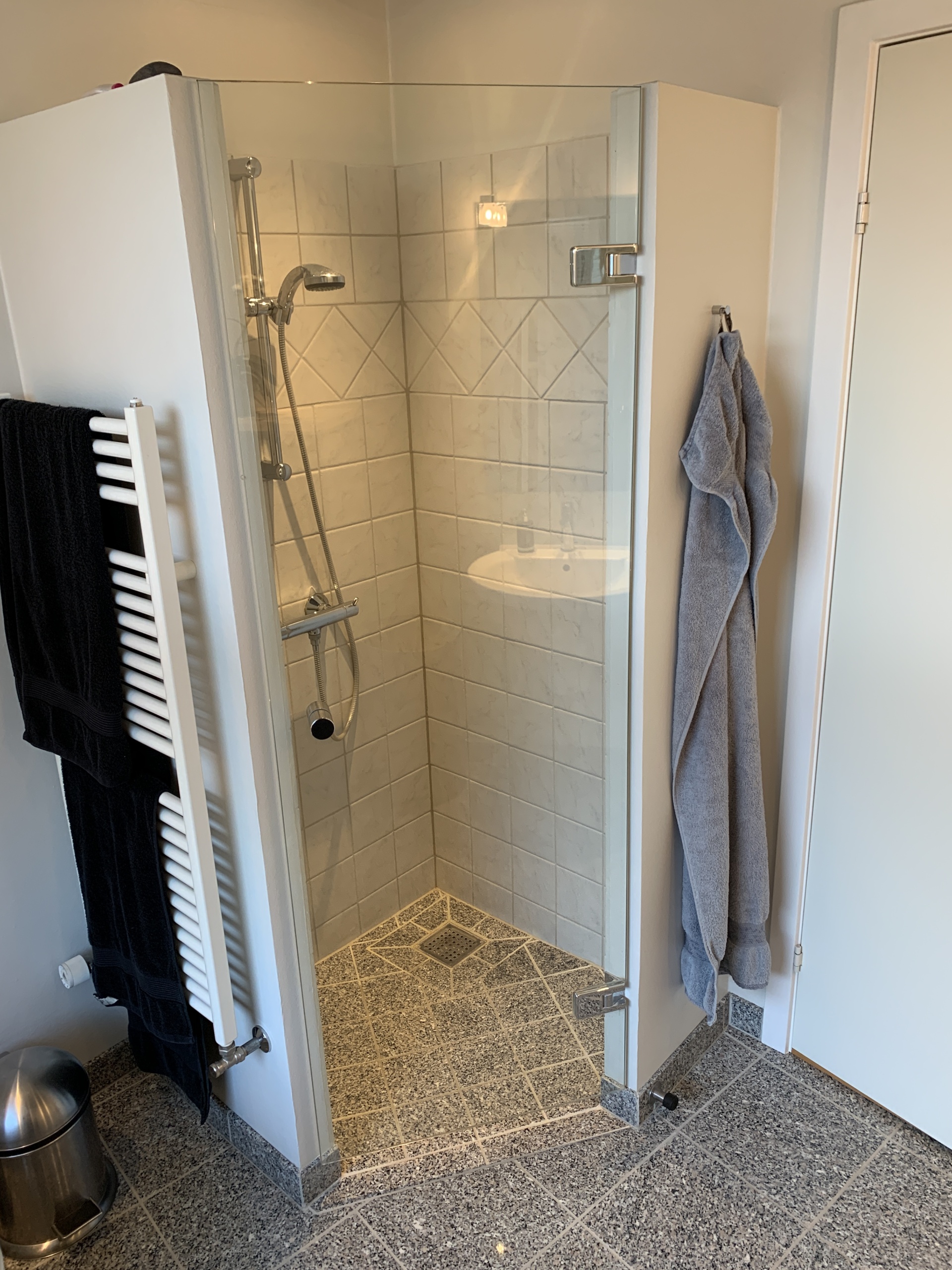 brusevægge brusedøre konkurrence dygtige priser glas